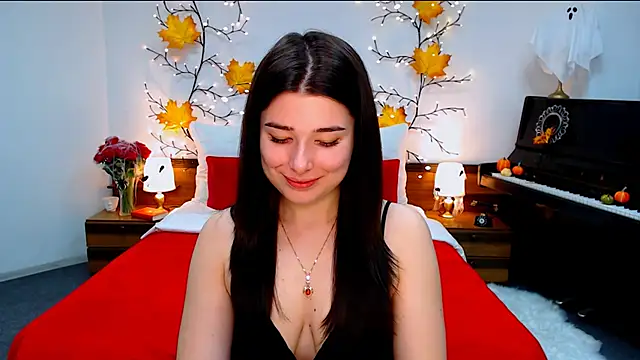 Snapshot of _Sun_Shy_ chatting on 8, 11, 2025 Sun Shy online show from 8, 11, 2025