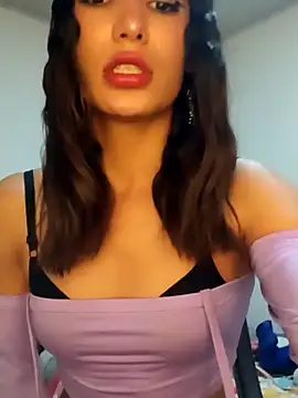 Lanna hott  online show from 7, 1, 2025