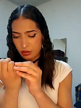 Lanna hott  online show from 8, 3, 2025