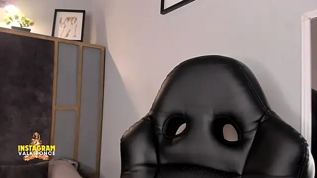 Valkiria ponce online show from 20, 2, 2025