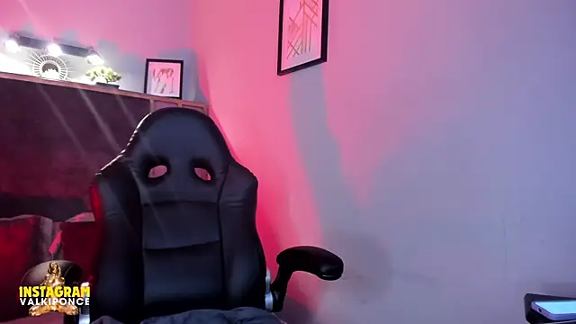 Valkiria ponce online show from 24, 2, 2025