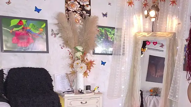 Kyara Queen online show from 18, 11, 2025