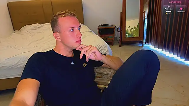 Snapshot of tommy_cumfinger chatting on 17, 6, 2026 tommy cumfinger online show from 17, 6, 2026