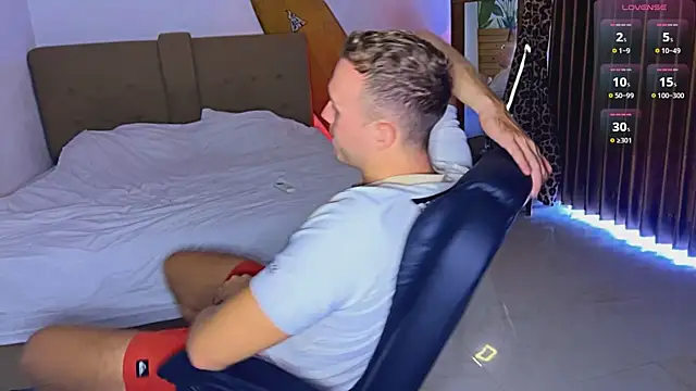 tommy cumfinger online show from 28, 6, 2026