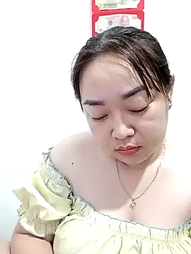 Snapshot of VyOanh2K chatting on 8, 2, 2025 VyOanh2K online show from 8, 2, 2025