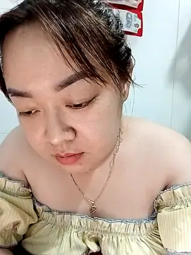 Snapshot of VyOanh2K chatting on 10, 2, 2025 VyOanh2K online show from 10, 2, 2025