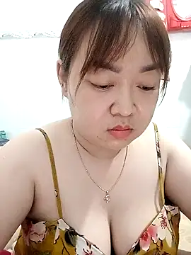Snapshot of VyOanh2K chatting on 11, 2, 2025 VyOanh2K online show from 11, 2, 2025