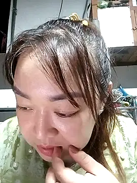 Snapshot of VyOanh2K chatting on 11, 2, 2025 VyOanh2K online show from 11, 2, 2025