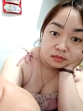 Snapshot of VyOanh2K chatting on 11, 2, 2025 VyOanh2K online show from 11, 2, 2025