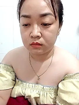 Snapshot of VyOanh2K chatting on 16, 2, 2025 VyOanh2K online show from 16, 2, 2025