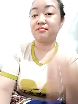 Snapshot of VyOanh2K chatting on 18, 2, 2025 VyOanh2K online show from 18, 2, 2025