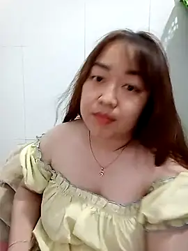 Snapshot of VyOanh2K chatting on 18, 2, 2025 VyOanh2K online show from 18, 2, 2025