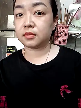 Snapshot of VyOanh2K chatting on 21, 2, 2025 VyOanh2K online show from 21, 2, 2025