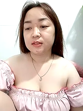 Snapshot of VyOanh2K chatting on 21, 2, 2025 VyOanh2K online show from 21, 2, 2025