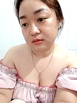 Snapshot of VyOanh2K chatting on 24, 2, 2025 VyOanh2K online show from 24, 2, 2025