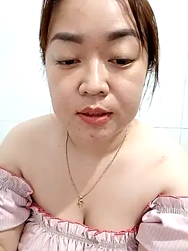 Snapshot of VyOanh2K chatting on 25, 2, 2025 VyOanh2K online show from 25, 2, 2025