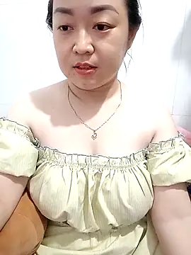 Snapshot of VyOanh2K chatting on 1, 3, 2025 VyOanh2K online show from 1, 3, 2025