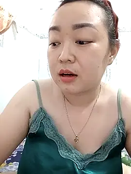 Snapshot of VyOanh2K chatting on 2, 3, 2025 VyOanh2K online show from 2, 3, 2025