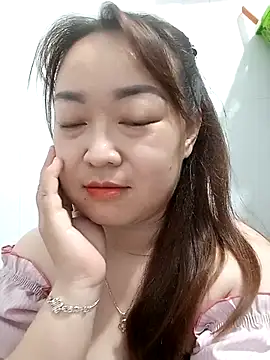 Snapshot of VyOanh2K chatting on 4, 3, 2025 VyOanh2K online show from 4, 3, 2025