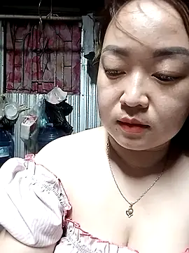 Snapshot of VyOanh2K chatting on 4, 3, 2025 VyOanh2K online show from 4, 3, 2025