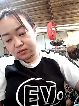 Snapshot of VyOanh2K chatting on 5, 3, 2025 VyOanh2K online show from 5, 3, 2025