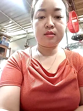 Snapshot of VyOanh2K chatting on 10, 3, 2025 VyOanh2K online show from 10, 3, 2025