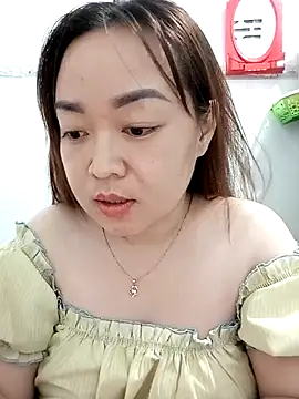 Snapshot of VyOanh2K chatting on 13, 3, 2025 VyOanh2K online show from 13, 3, 2025