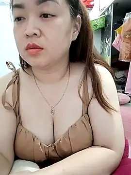 Snapshot of VyOanh2K chatting on 14, 3, 2025 VyOanh2K online show from 14, 3, 2025