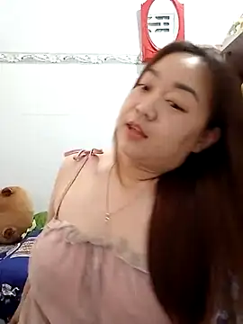 Snapshot of VyOanh2K chatting on 17, 3, 2025 VyOanh2K online show from 17, 3, 2025
