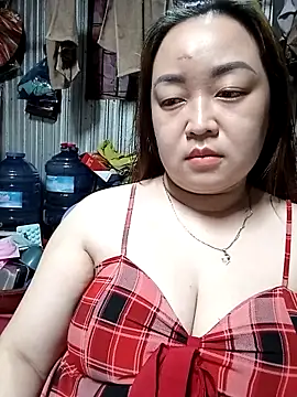 Snapshot of VyOanh2K chatting on 18, 9, 2025 VyOanh2K online show from 18, 9, 2025