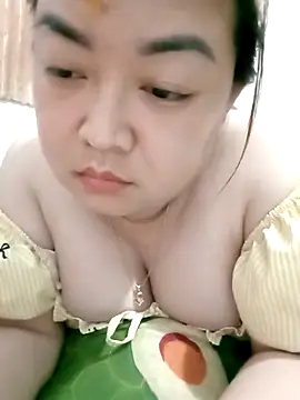 Snapshot of VyOanh2K chatting on 29, 9, 2025 VyOanh2K online show from 29, 9, 2025