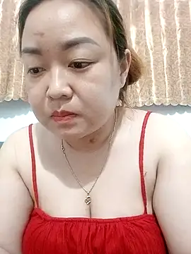 Snapshot of VyOanh2K chatting on 2, 10, 2025 VyOanh2K online show from 2, 10, 2025