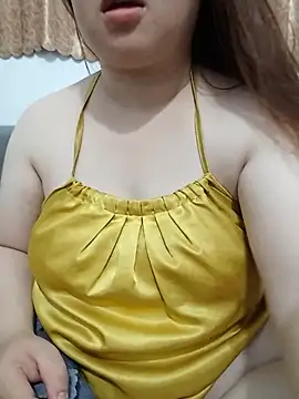 Snapshot of VyOanh2K chatting on 18, 7, 2026 VyOanh2K online show from 18, 7, 2026