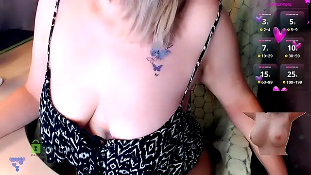 Snapshot of _-Luna-_ chatting on 15, 9, 2025 -Luna- online show from 15, 9, 2025