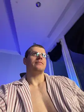 Snapshot of Bruno_Banani chatting on 25, 9, 2025 Bruno Banani online show from 25, 9, 2025