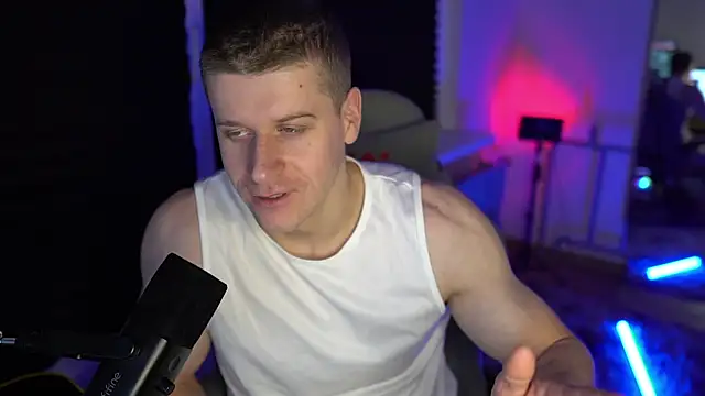 Snapshot of Bruno_Banani chatting on 17, 10, 2025 Bruno Banani online show from 17, 10, 2025