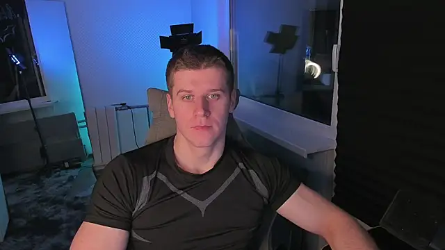 Snapshot of Bruno_Banani chatting on 30, 10, 2025 Bruno Banani online show from 30, 10, 2025