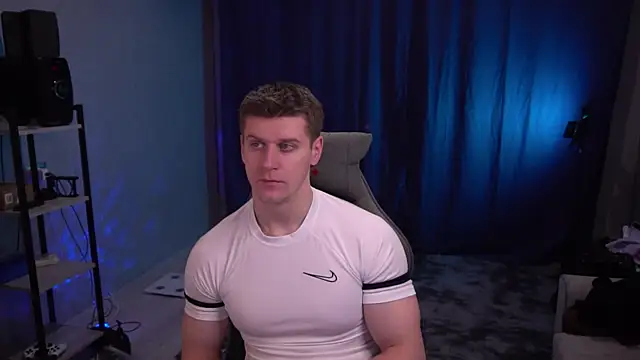 Snapshot of Bruno_Banani chatting on 24, 11, 2025 Bruno Banani online show from 24, 11, 2025