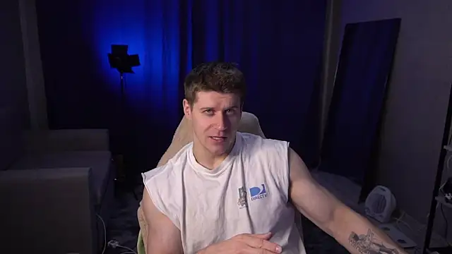 Snapshot of Bruno_Banani chatting on 30, 11, 2025 Bruno Banani online show from 30, 11, 2025