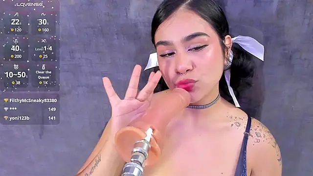 zyle boobs online show from 12, 3, 2025