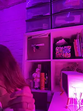 sophiamlf online show from 17, 12, 2025