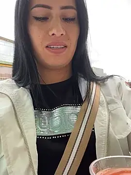 Snapshot of Sara_luna_ chatting on 11, 7, 2026 Sara luna online show from 11, 7, 2026