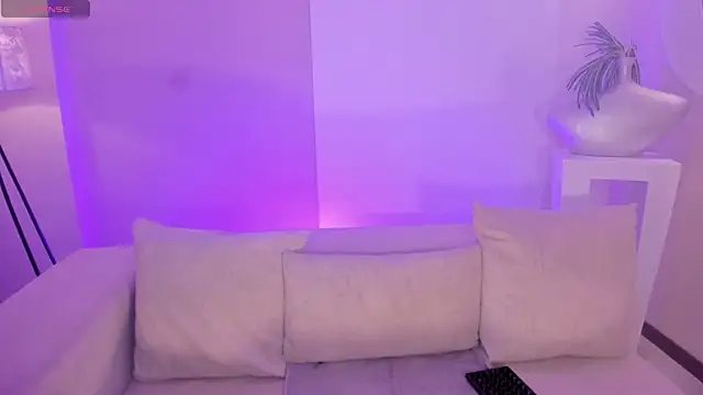 Snapshot of HannahJamesX chatting on 28, 7, 2026 HannahJamesX online show from 28, 7, 2026