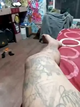 Hucharlyboym online show from 15, 4, 2026