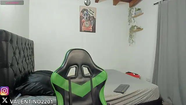 Valentino Xander online show from 10, 10, 2025