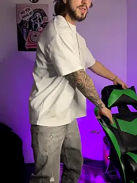 Valentino Xander online show from 7, 1, 2026