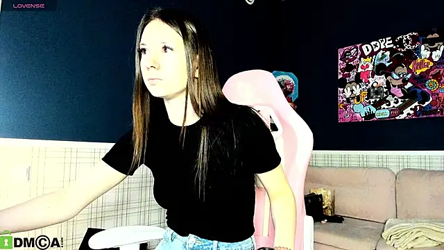 Nicole Charm online show from 28, 11, 2025