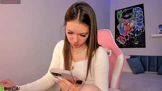 Nicole Charm online show from 16, 4, 2026