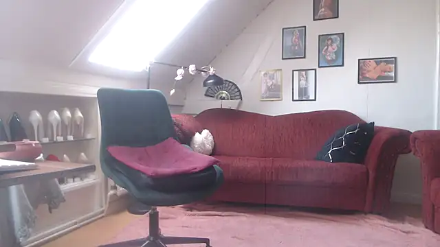 GinaBlonde online show from 8, 3, 2025