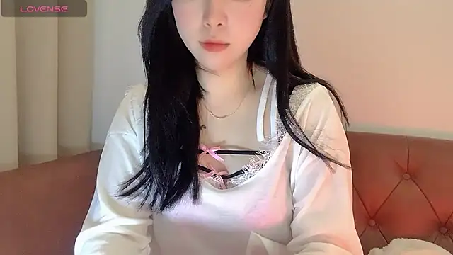 NickiBloom online show from 4, 1, 2025